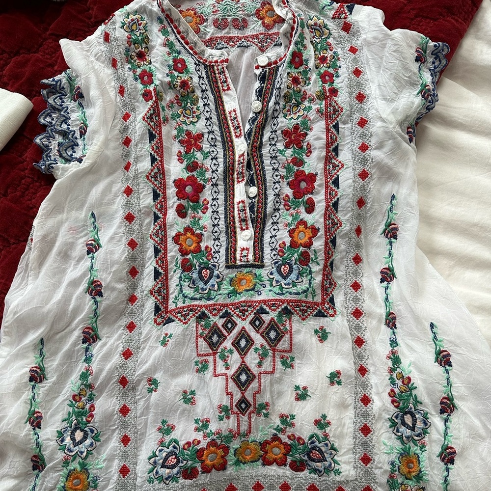 Floral Embroidered Tunic Top